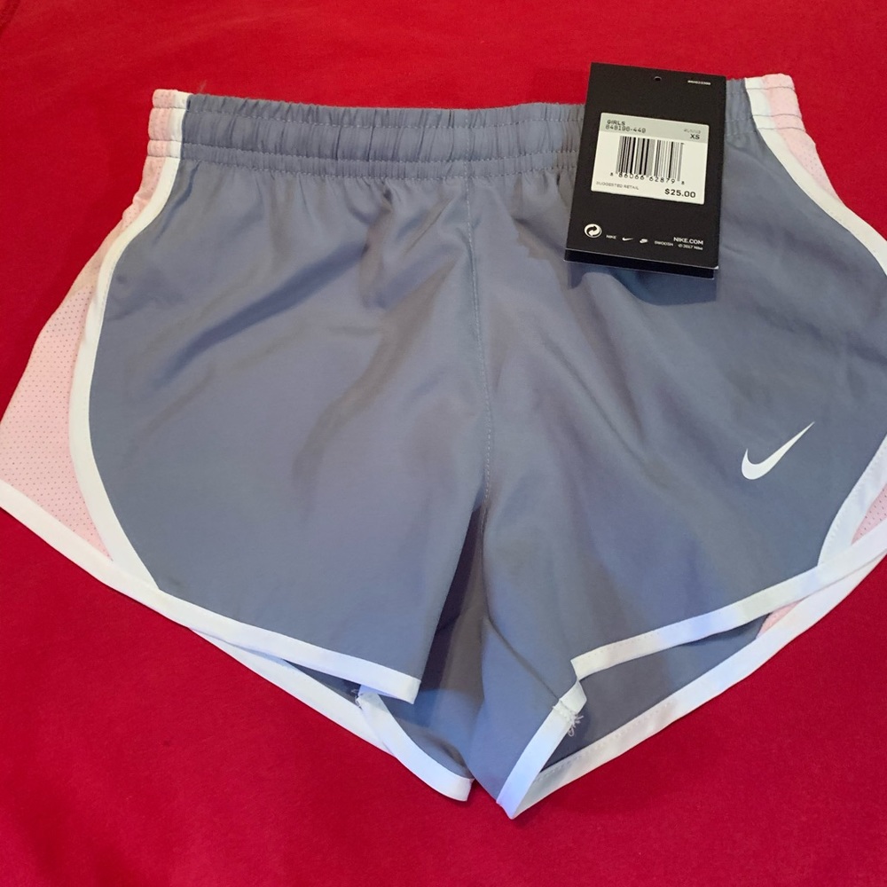 Nike girl short